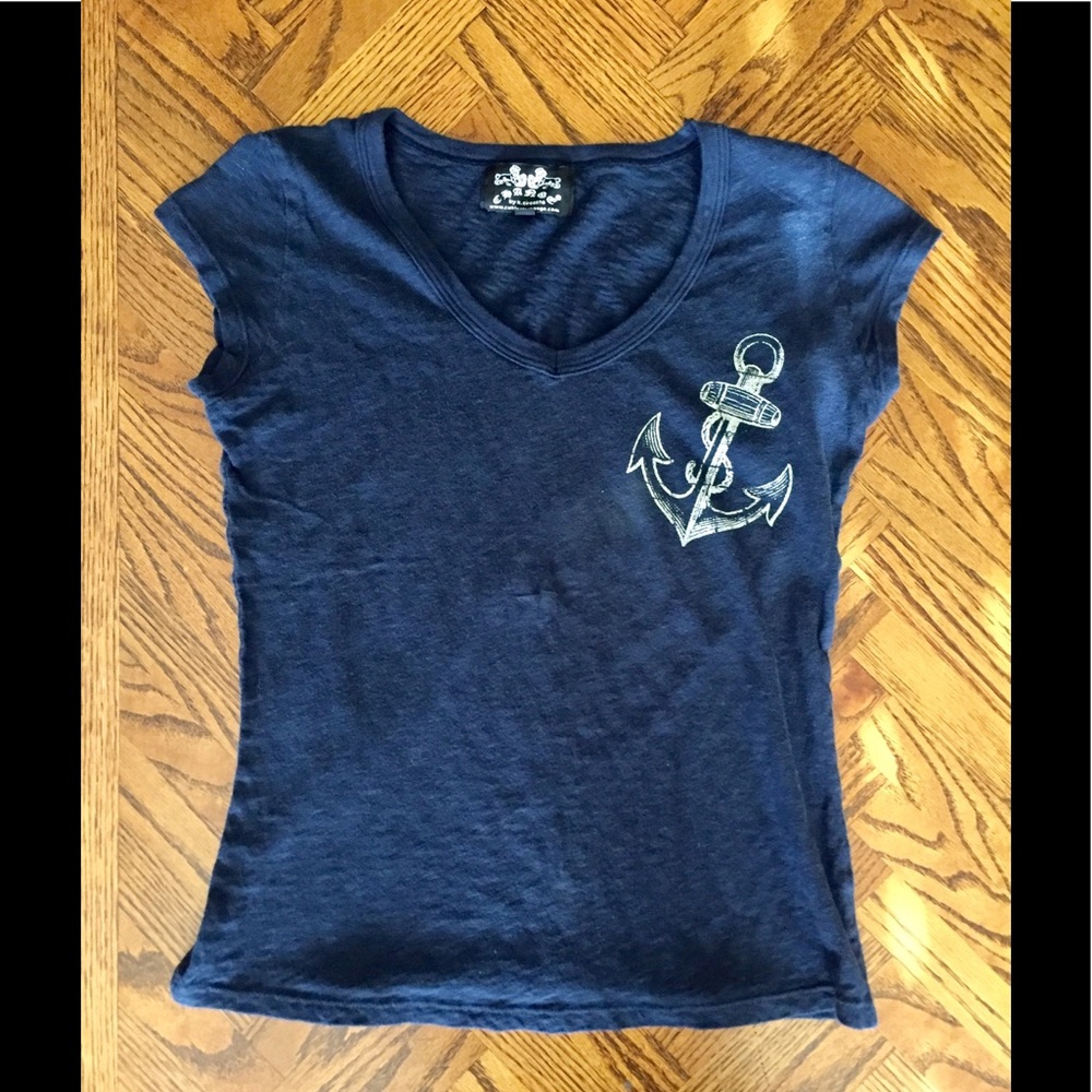 Anchor V-neck tee